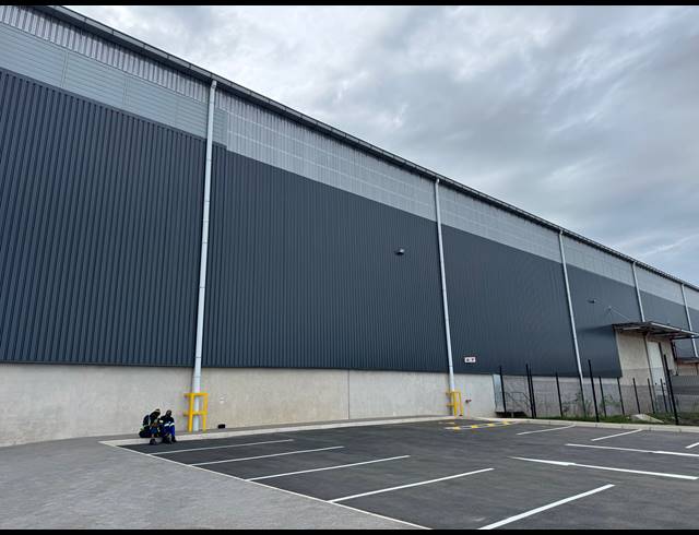3,495M² WAREHOUSE TO LET IN GLEN ANIL